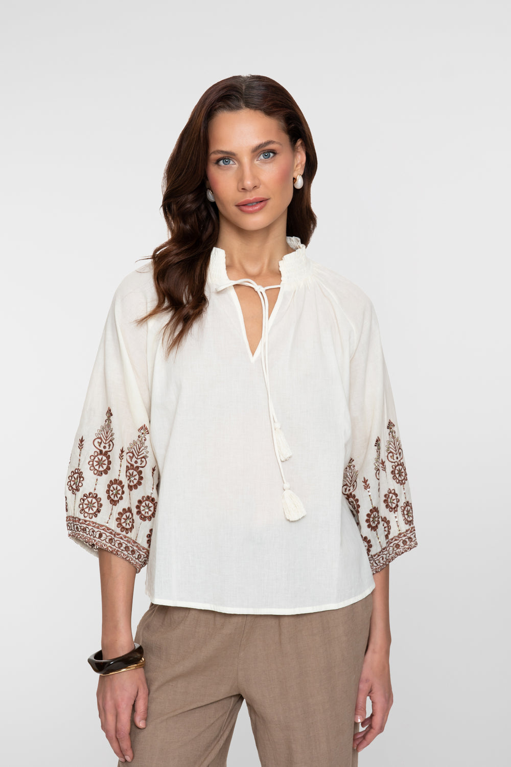 Geisha Bluse mit Stickereien und Bohemian-Ausstrahlung