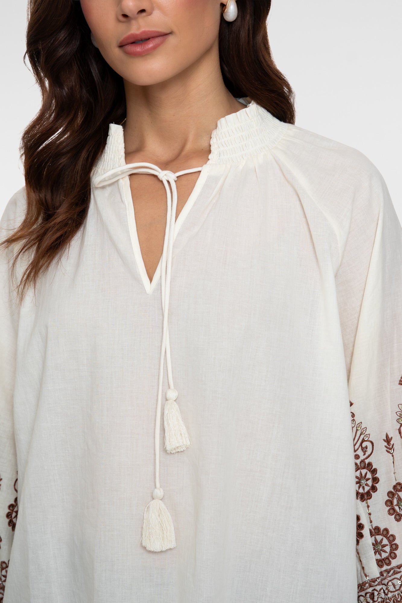 Geisha Bluse mit Stickereien und Bohemian-Ausstrahlung