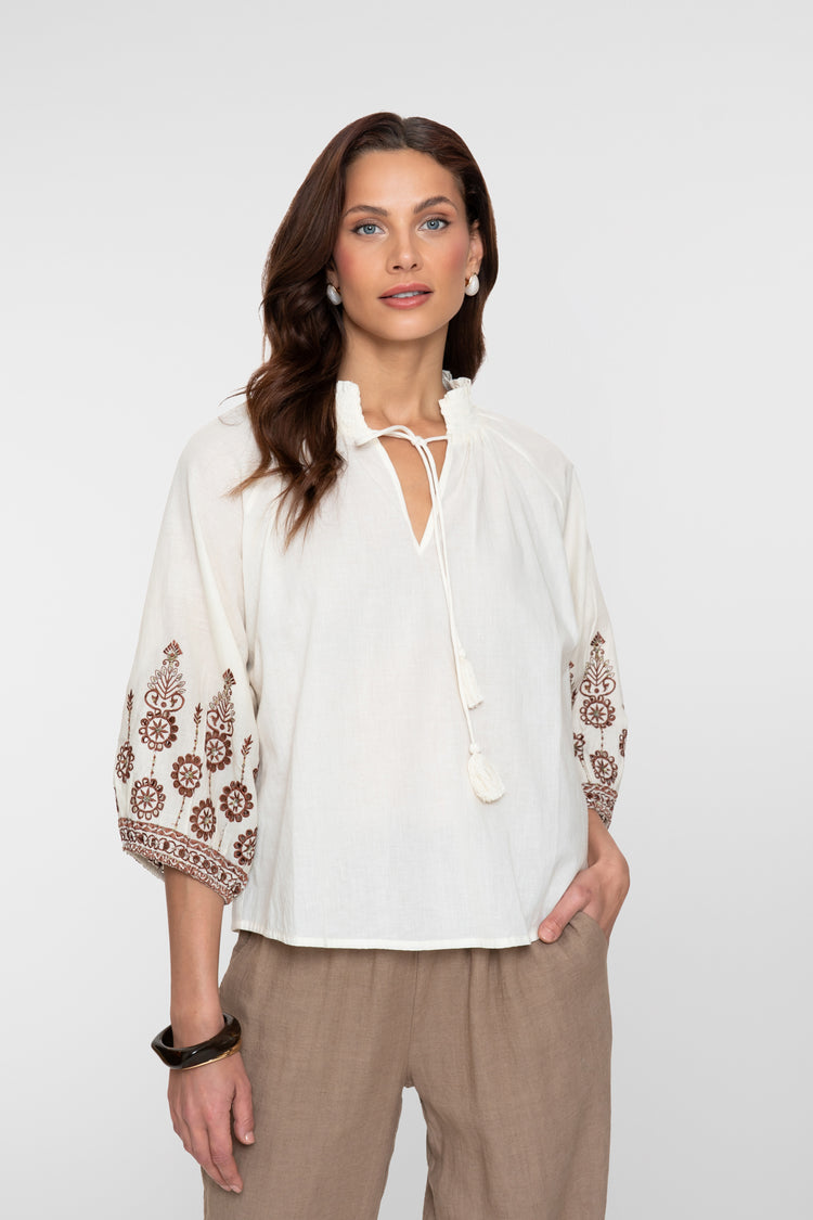 Geisha Bluse mit Stickereien und Bohemian-Ausstrahlung
