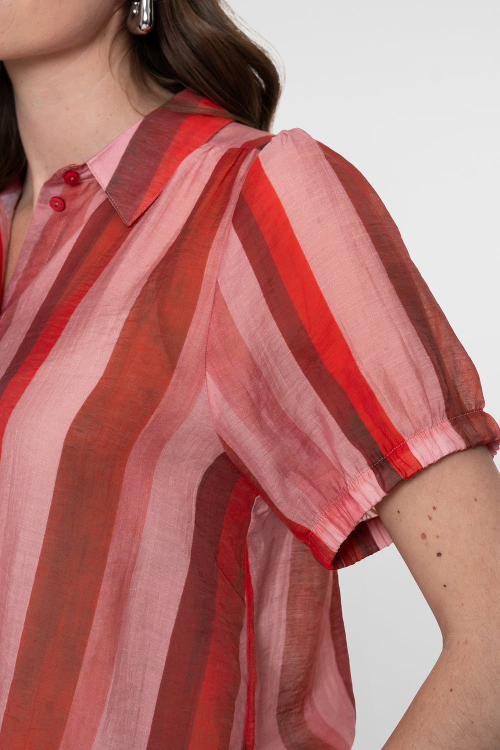 Geisha Bluse mit Streifenmuster und Schleifendetail in der Taille