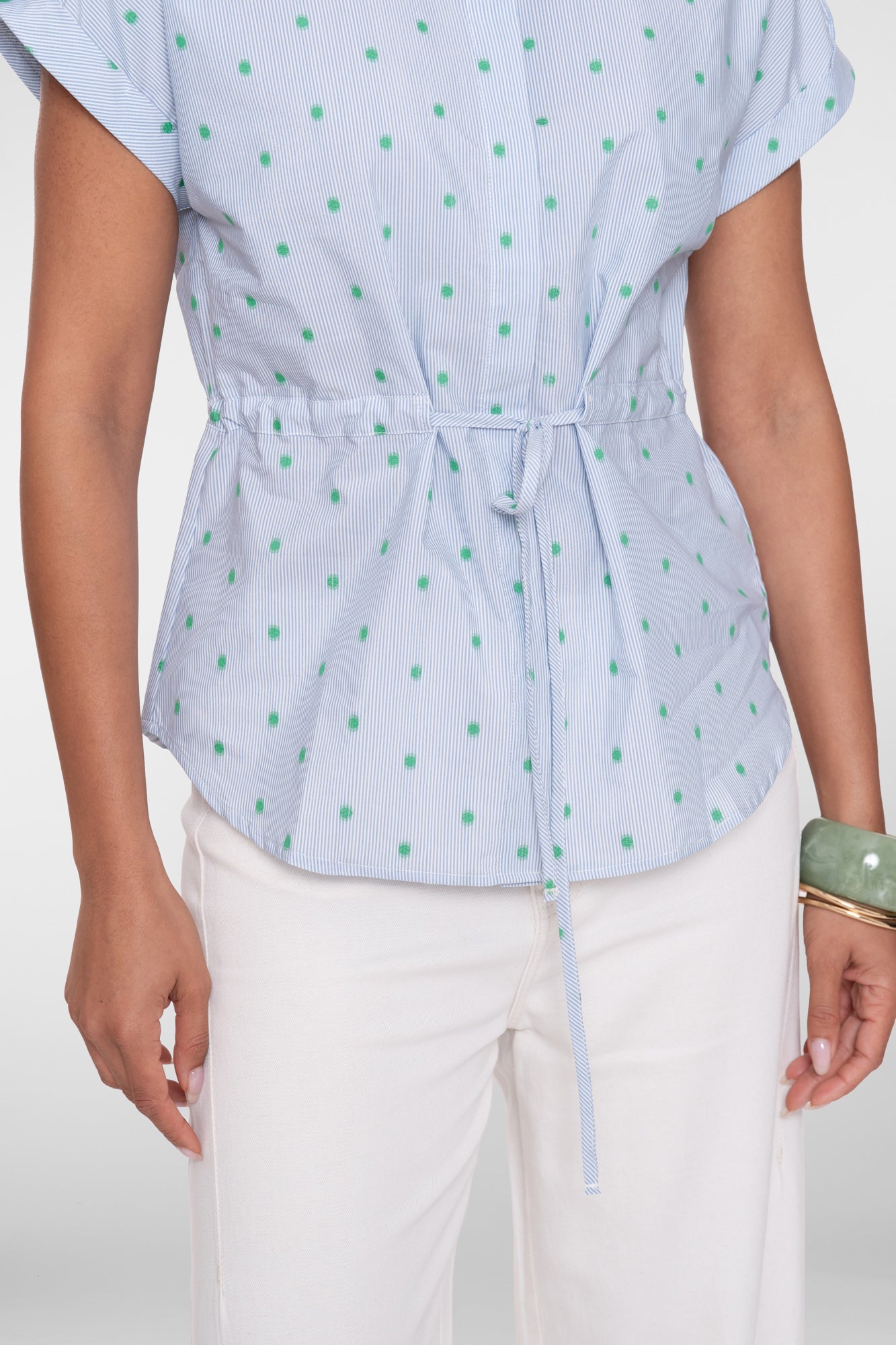 Geisha Bluse mit Streifenmuster, Punkten und Bindegürtel