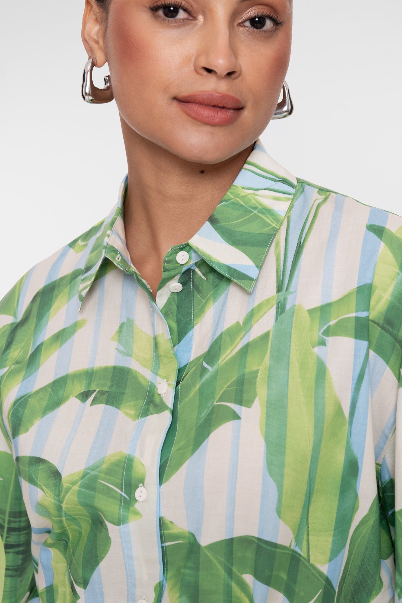 Geisha lange Bluse mit Palmenprint und Bindegürtel