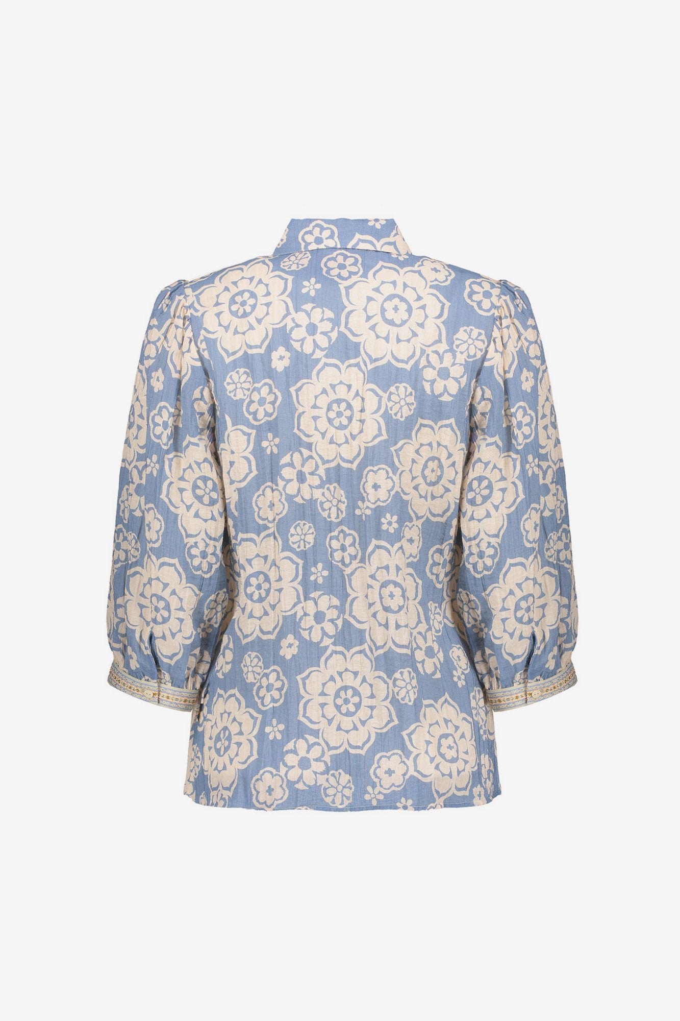 Geisha Bluse mit Blumenprint und dezenten Puffärmeln