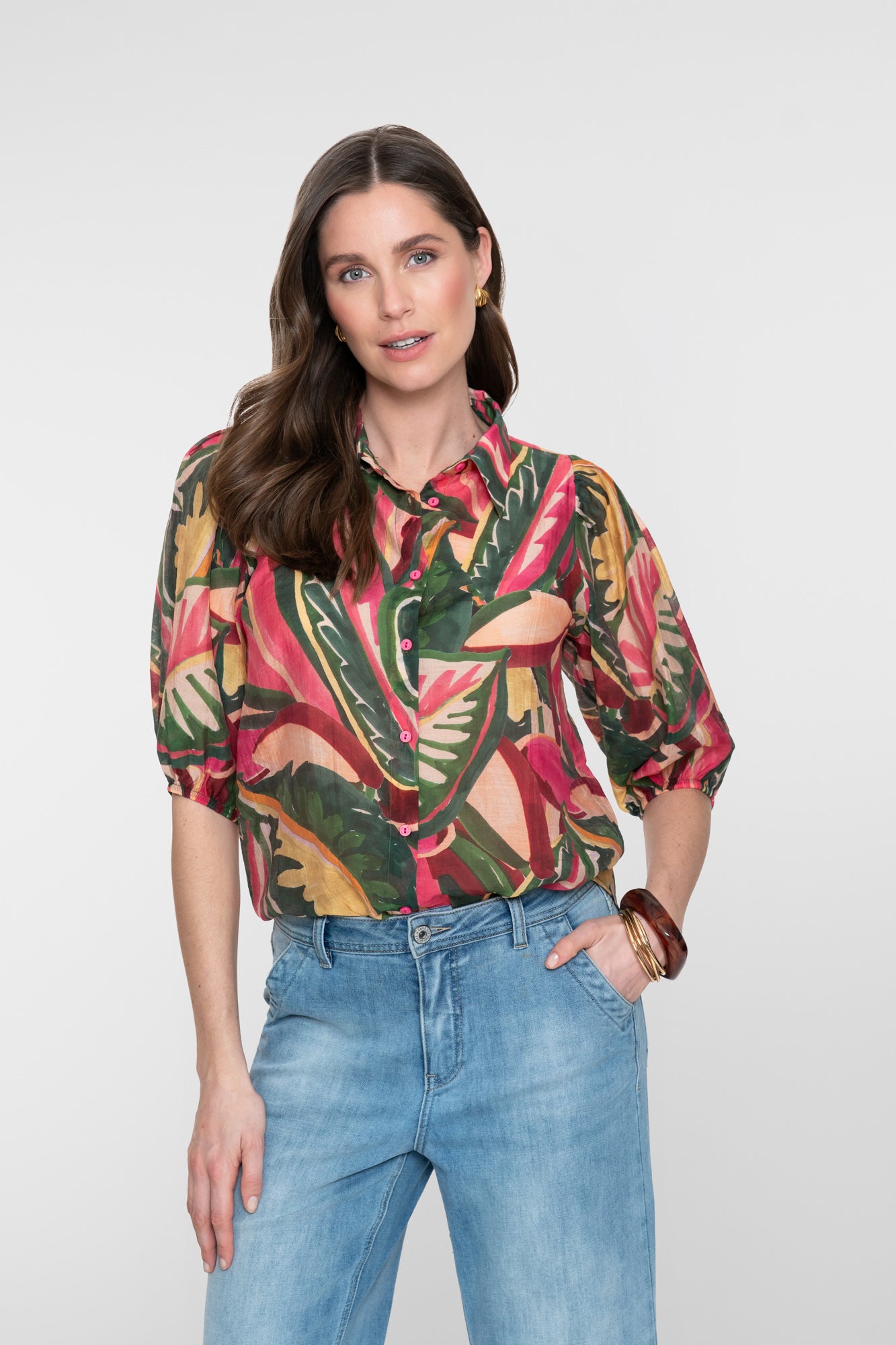Geisha Bluse mit farbenfrohem Print und halblangen Ärmeln