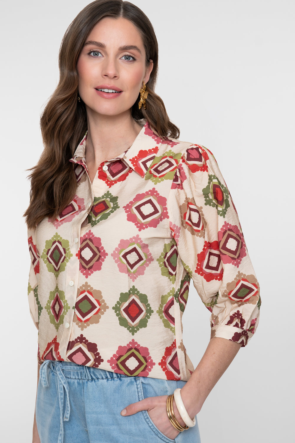 Geisha Bluse mit grafischem Print in Sand- und Rottönen