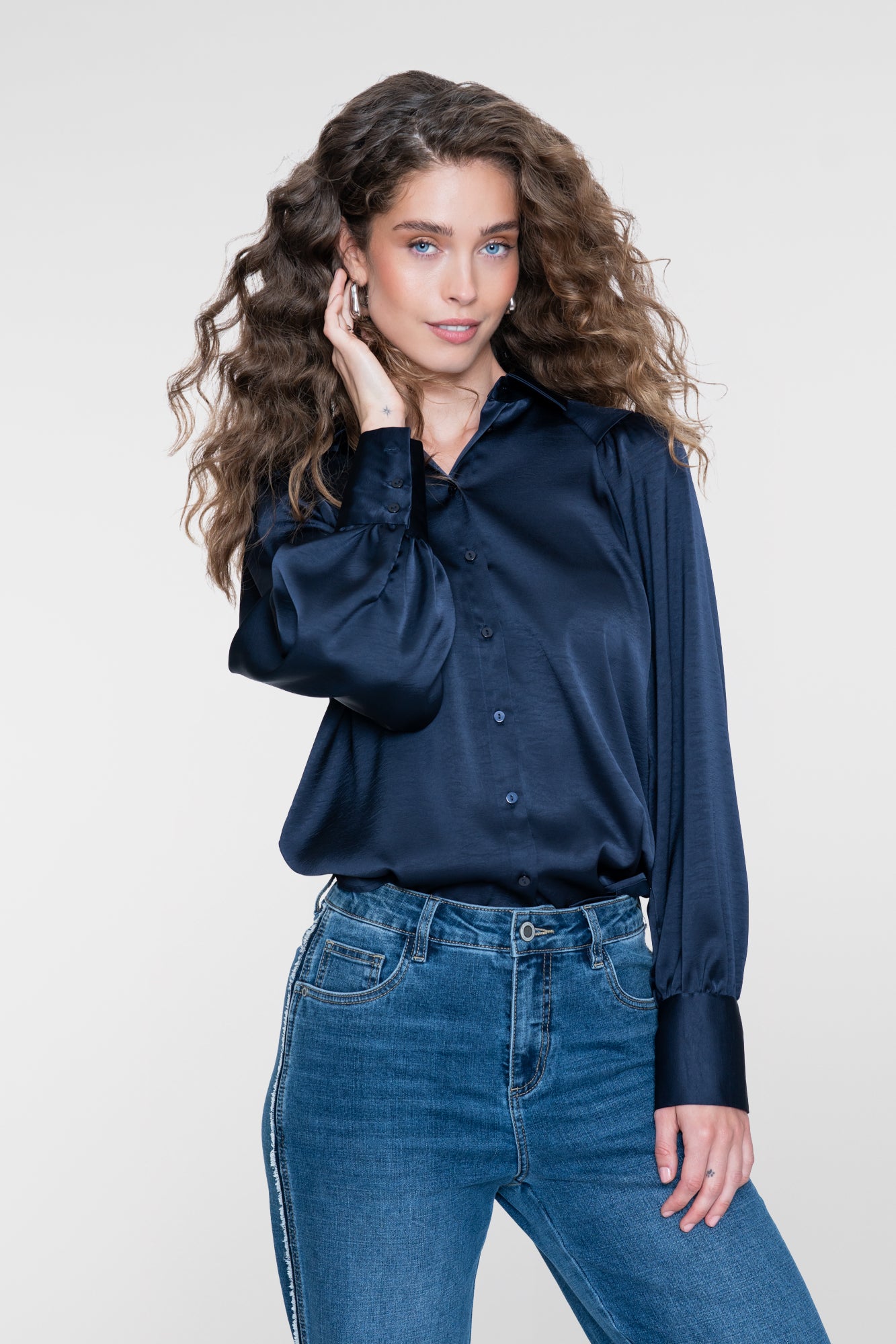 Geisha Bluse mit glänzender Optik