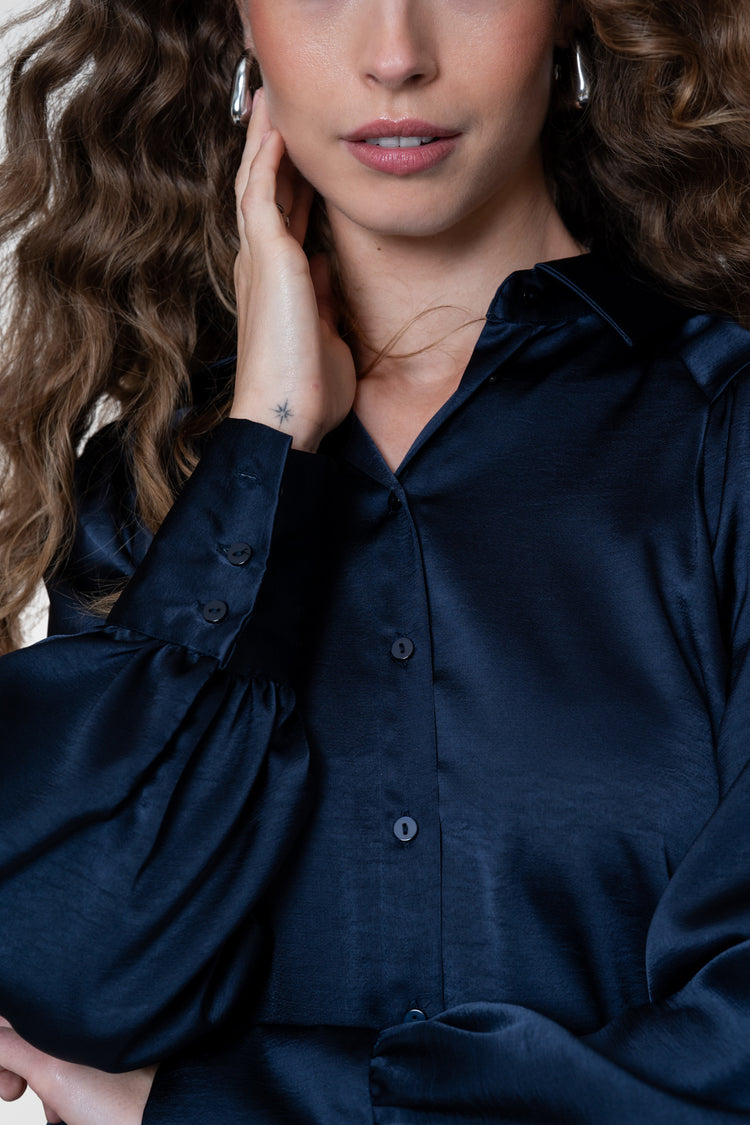 Geisha Bluse mit glänzender Optik