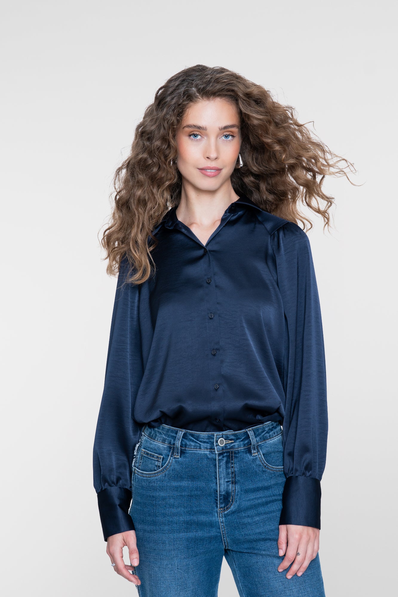 Geisha Bluse mit glänzender Optik