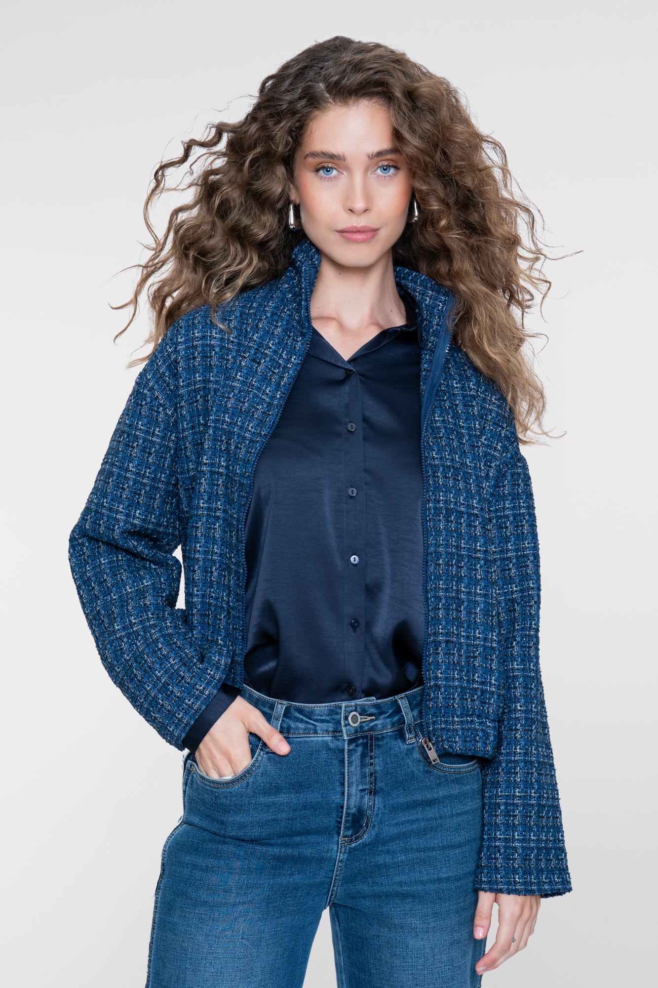 Geisha Bluse mit glänzender Optik