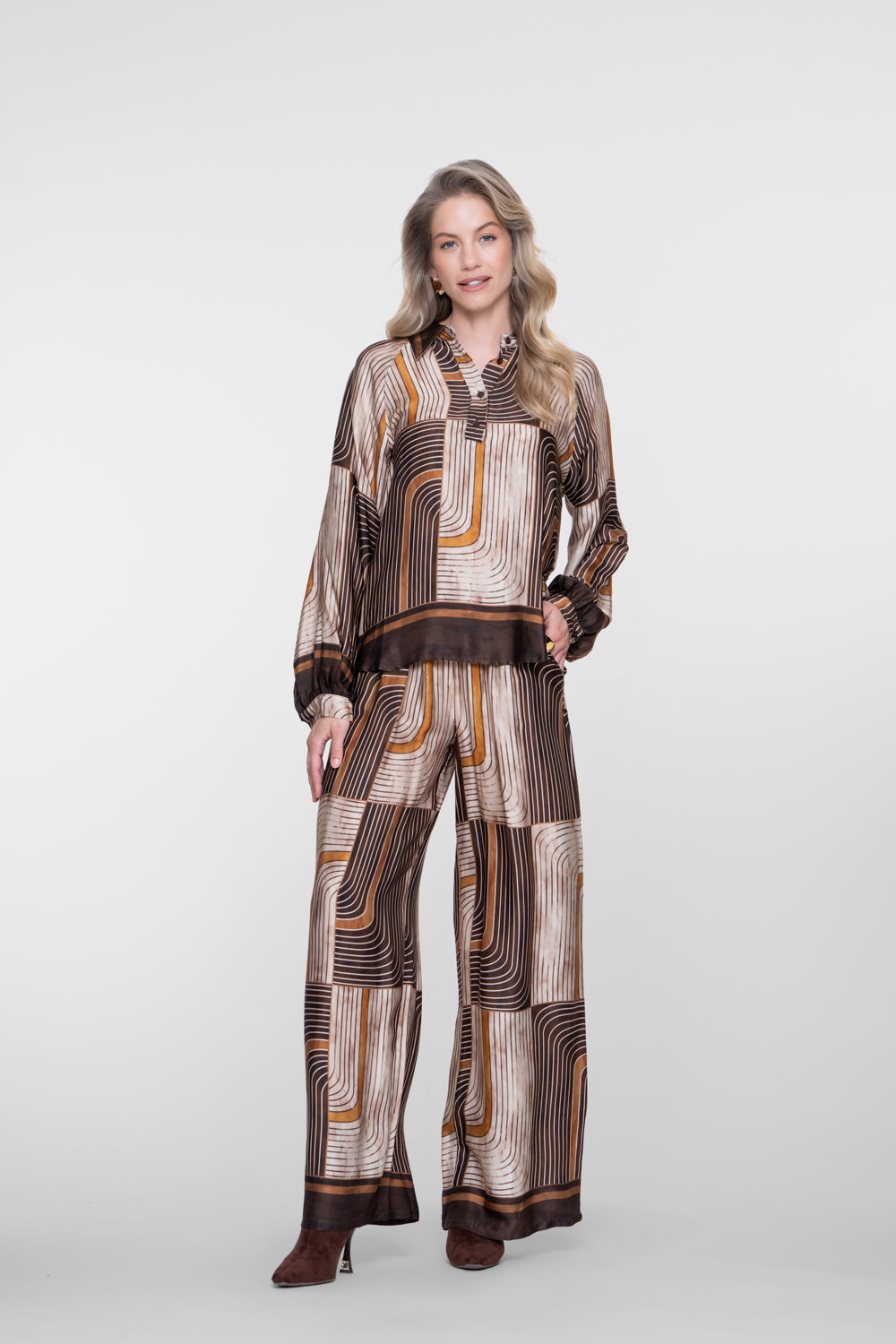 Geisha Bluse mit grafischem Print und satinartiger Optik