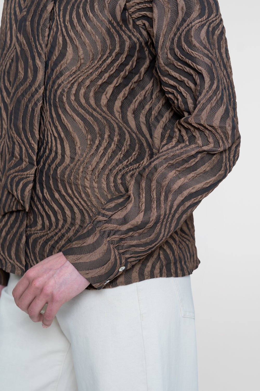 Geisha Bluse mit Schleifendetail und eingewebtem Wellenmuster