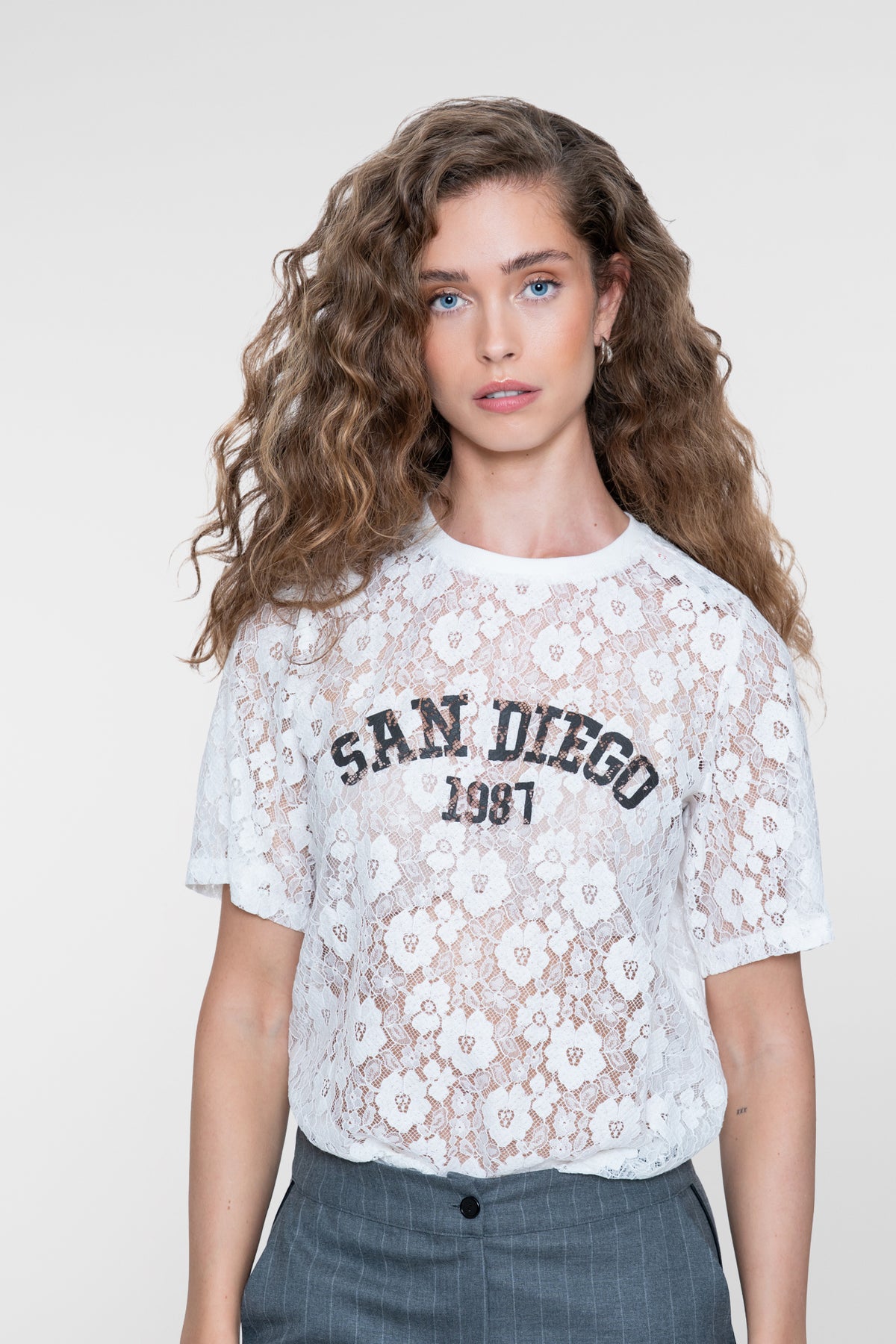 Geisha Spitzen-T-Shirt mit sportlichem Statement-Print