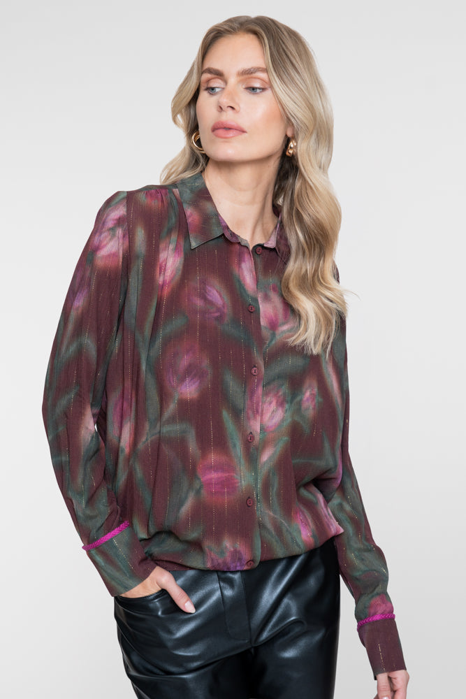 Geisha Bluse mit verblasstem Blumenmuster und dezenten Lurex-Details