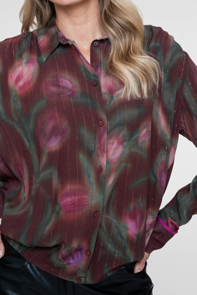 Geisha Bluse mit verblasstem Blumenmuster und dezenten Lurex-Details