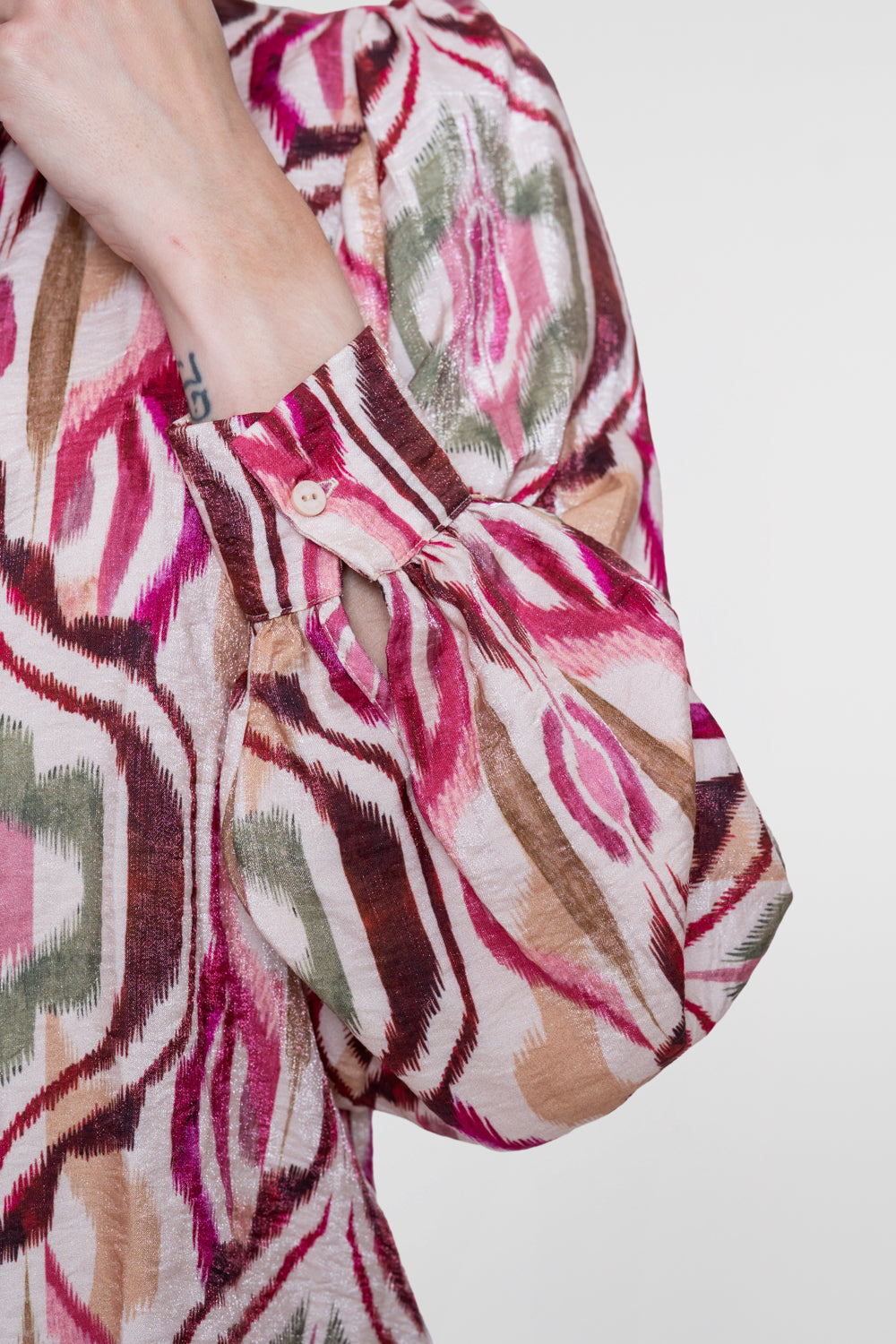 Geisha Bluse mit farbenfrohem Print und Glanz