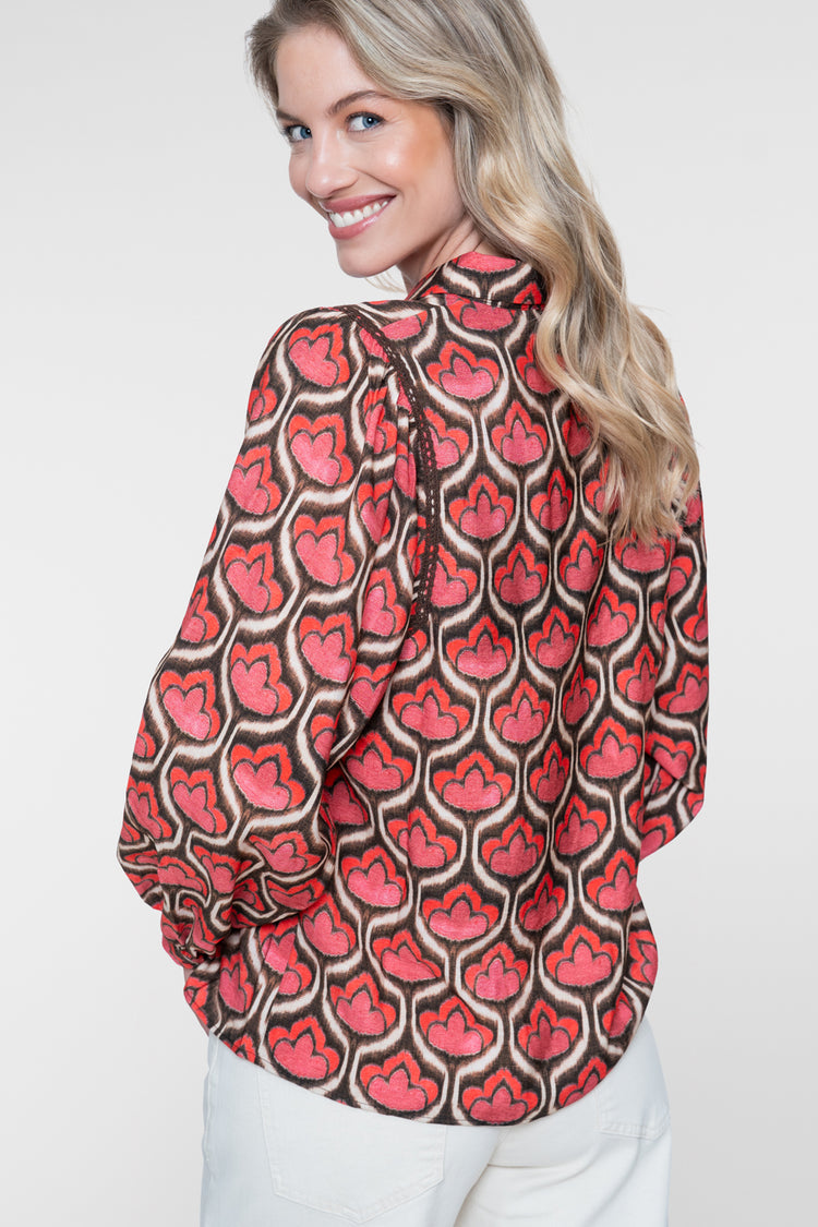 Geisha Bluse mit Retroprint und langen Ärmeln