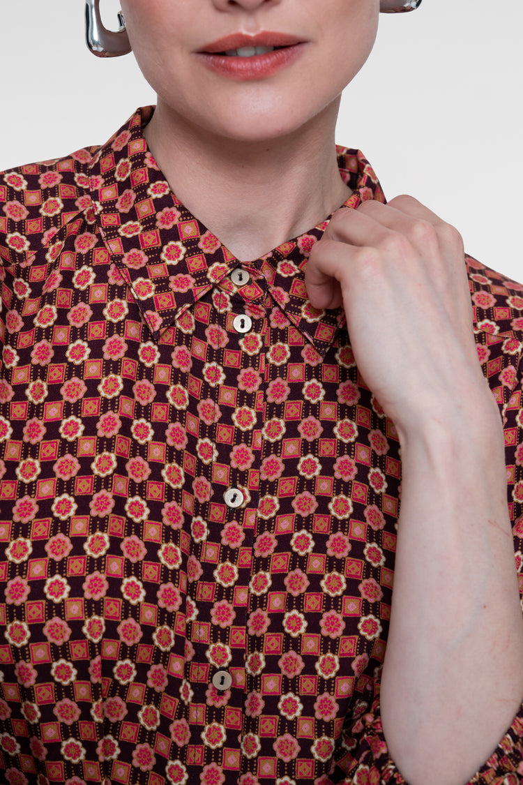 Geisha Viskosebluse mit grafischem Print und klassischem Kragen