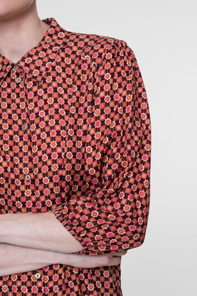 Geisha Viskosebluse mit grafischem Print und klassischem Kragen