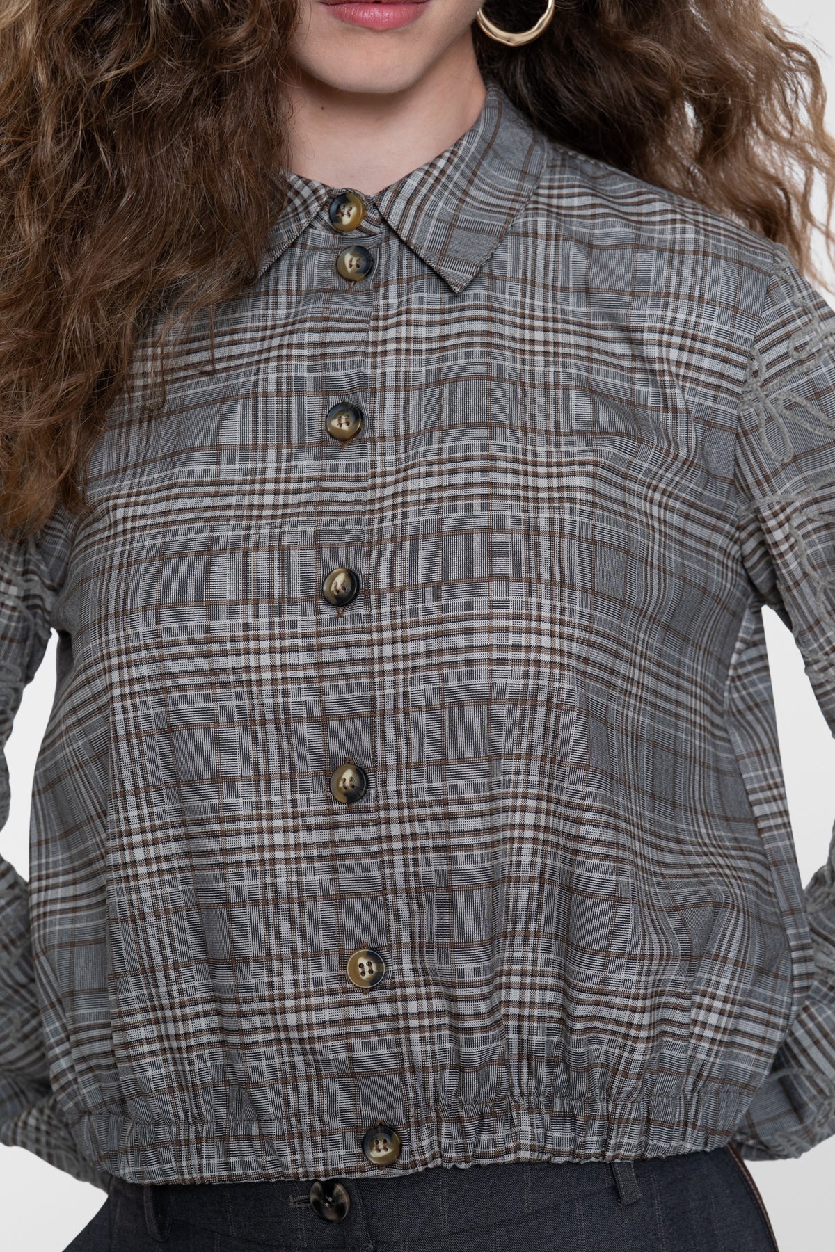 Geisha Bluse mit Karomuster und Stickdetails