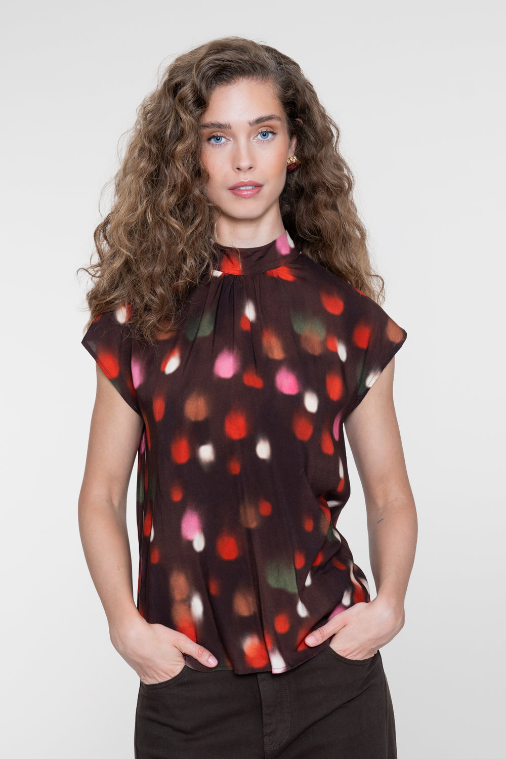 Geisha Top mit Stehkragen und grafischem Print