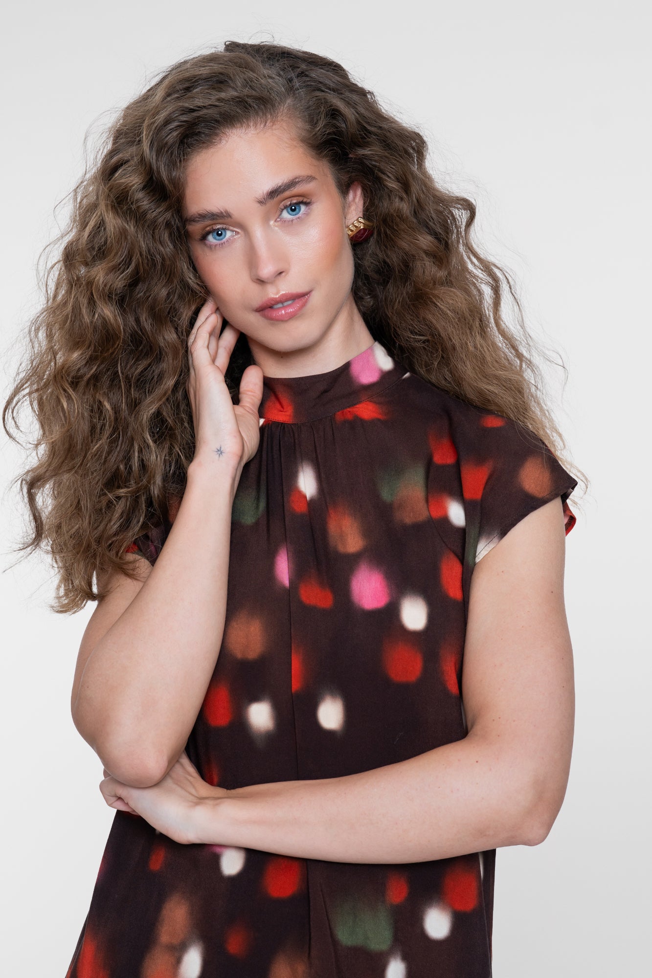 Geisha Top mit Stehkragen und grafischem Print