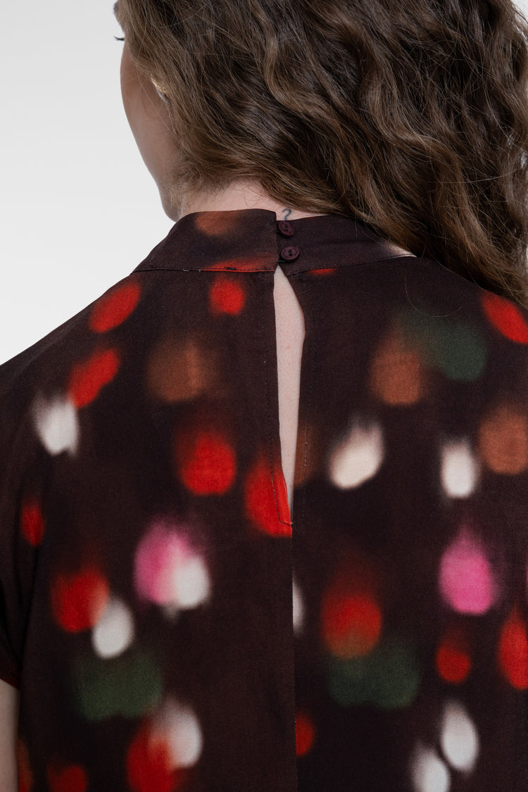 Geisha Top mit Stehkragen und grafischem Print