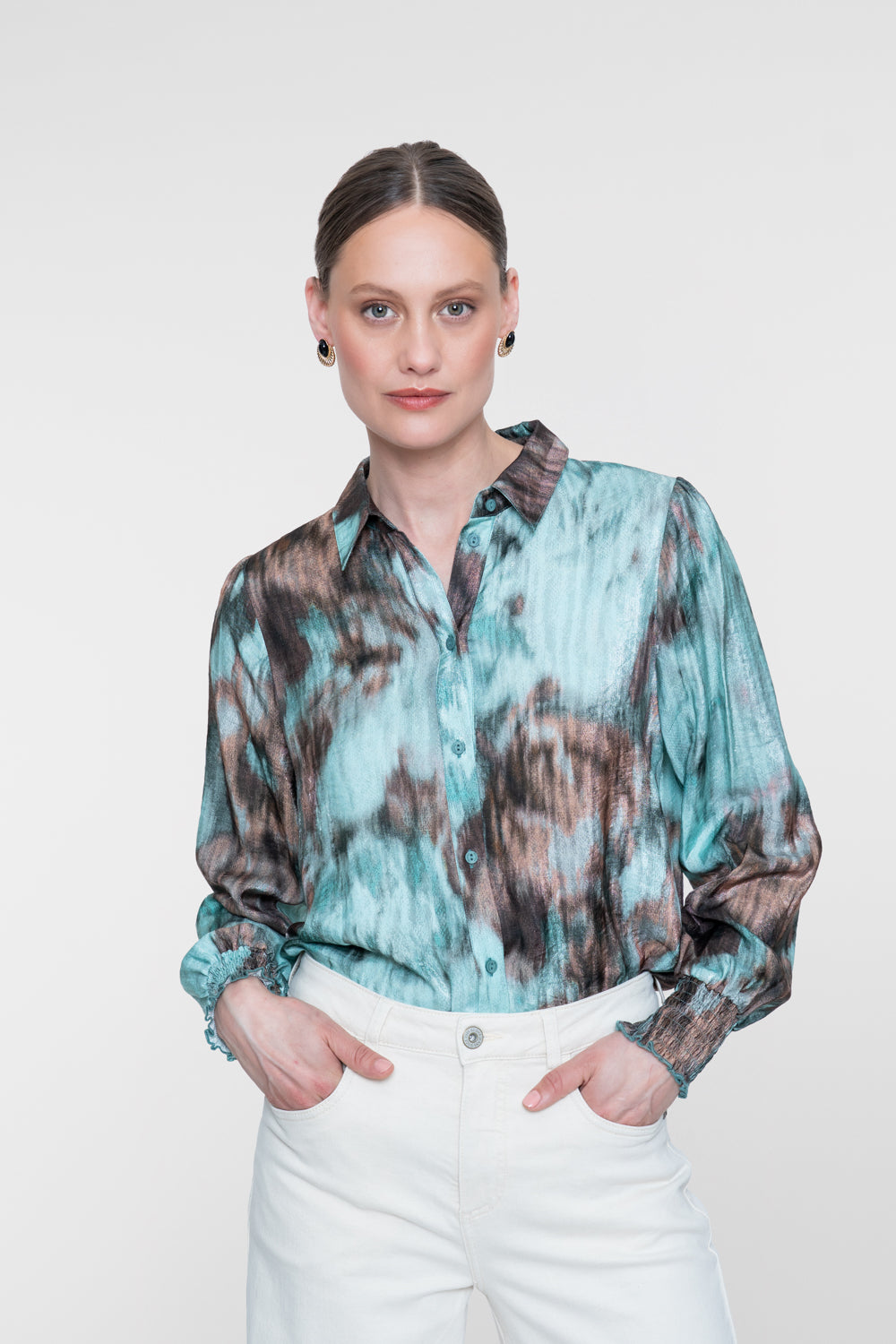 Geisha Bluse mit Aquarellprint und gesmokten Manschetten