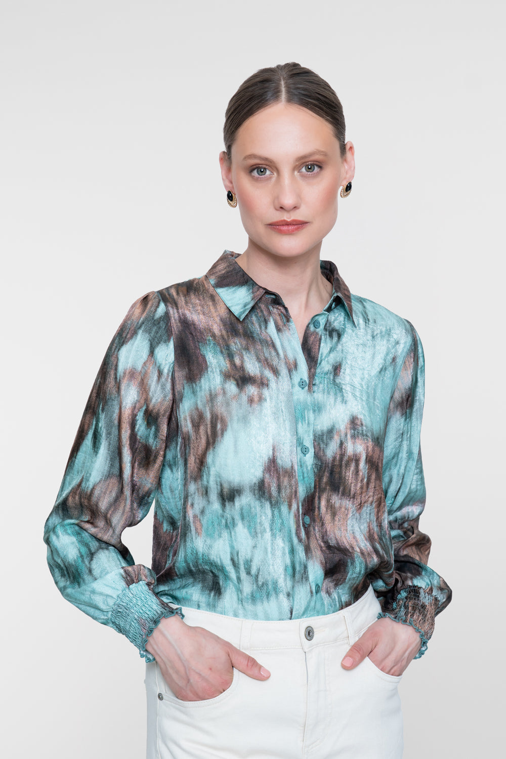 Geisha Bluse mit Aquarellprint und gesmokten Manschetten