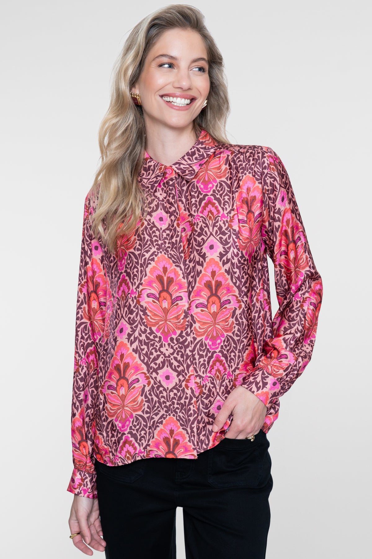 Geisha Bluse mit elegantem Print und klassischem Kragen