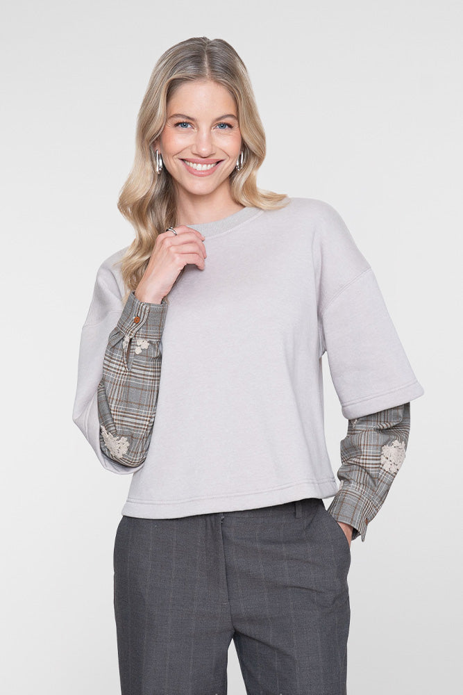 Geisha Damen Top im Lagenlook mit gestickten Blumendetails