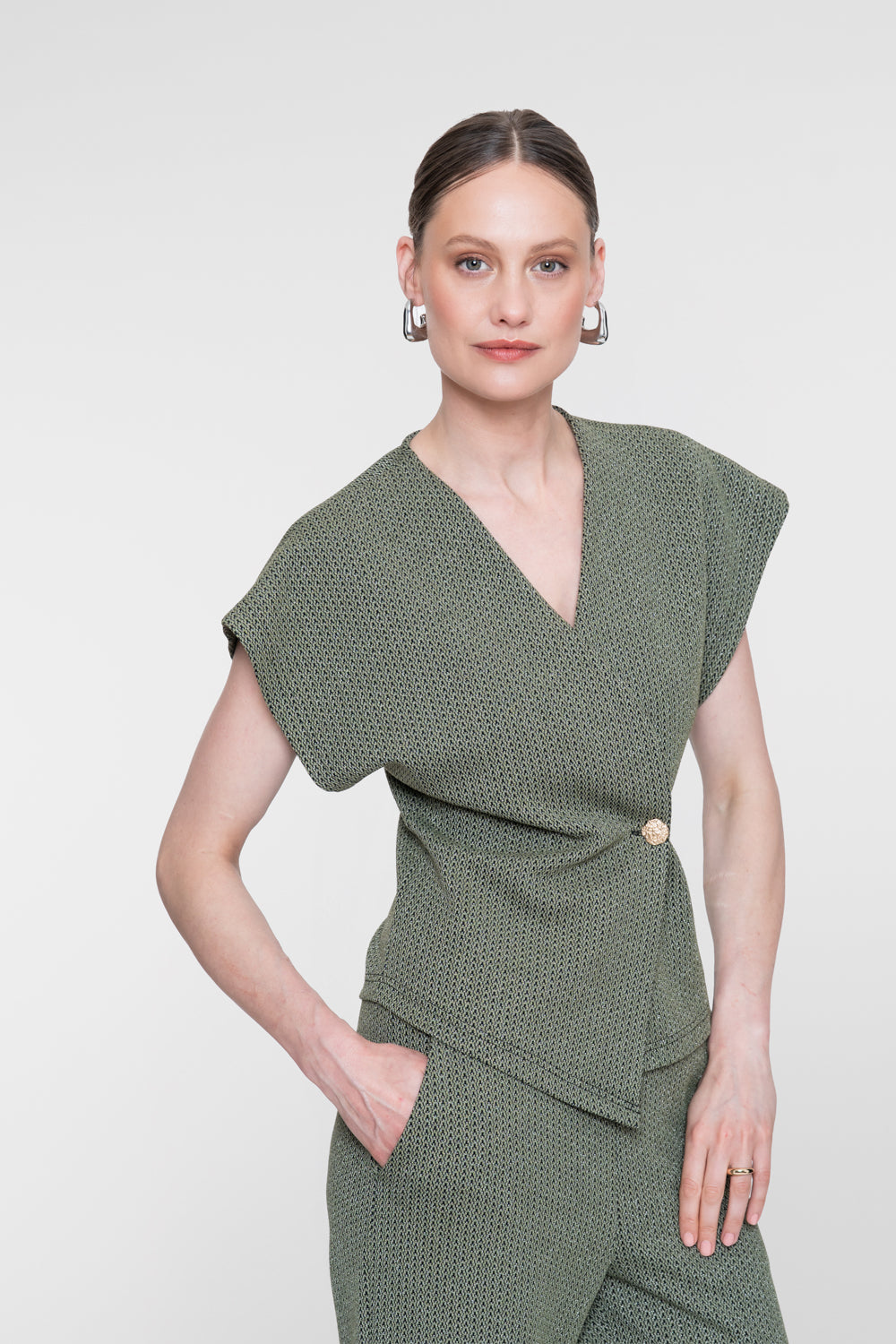 Geisha Top mit Wickeldetail und dezentem Lurexglanz