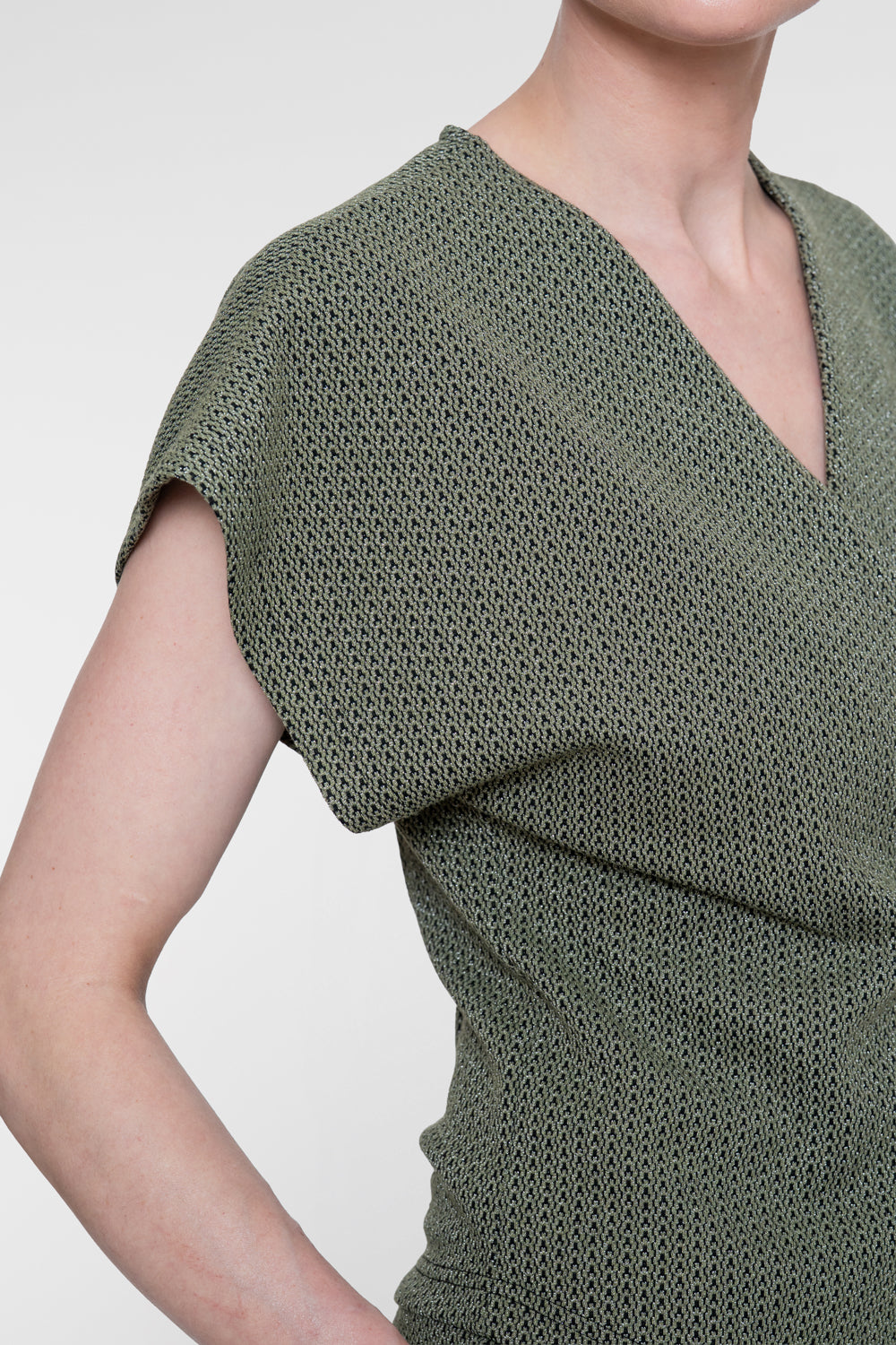 Geisha Top mit Wickeldetail und dezentem Lurexglanz