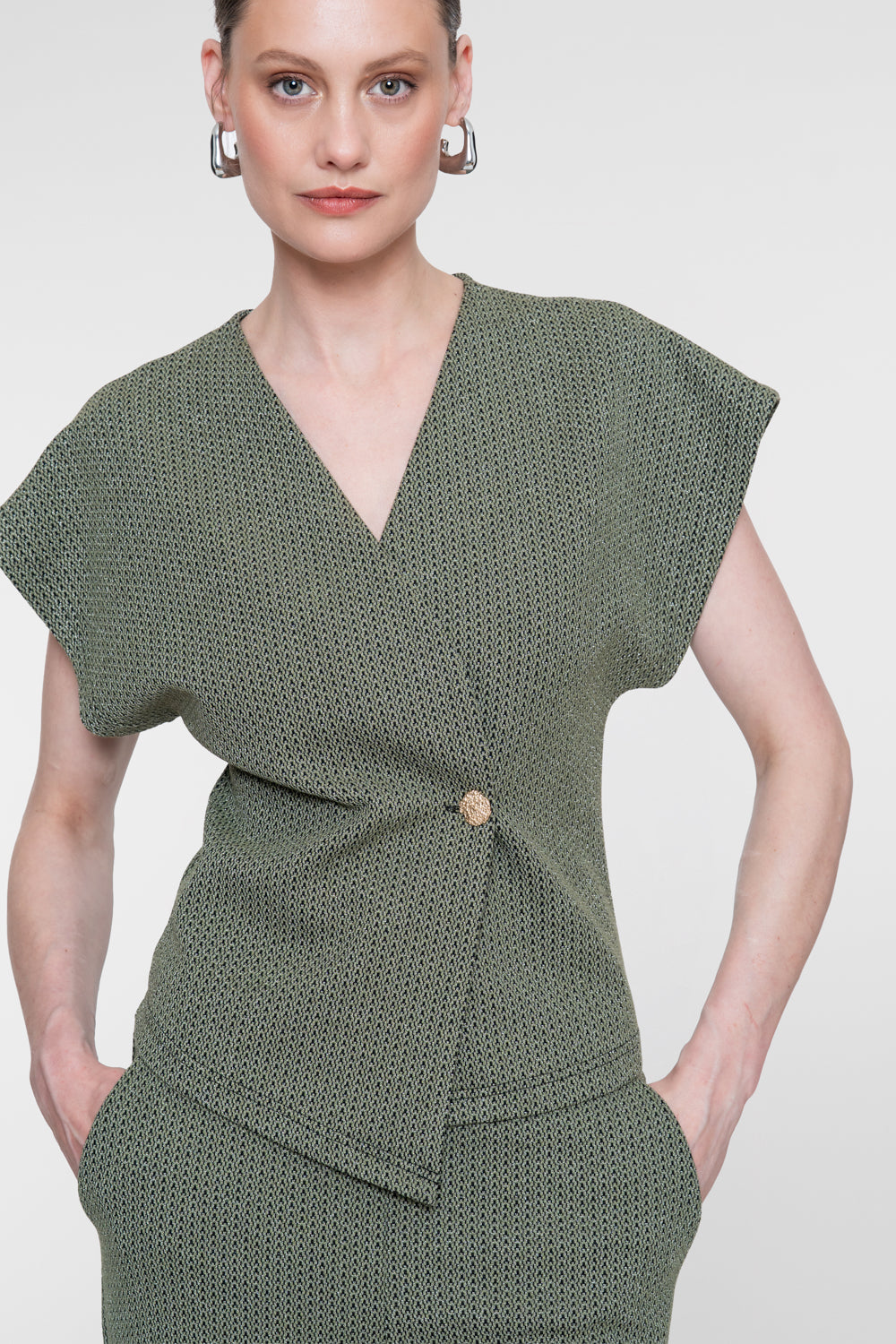 Geisha Top mit Wickeldetail und dezentem Lurexglanz