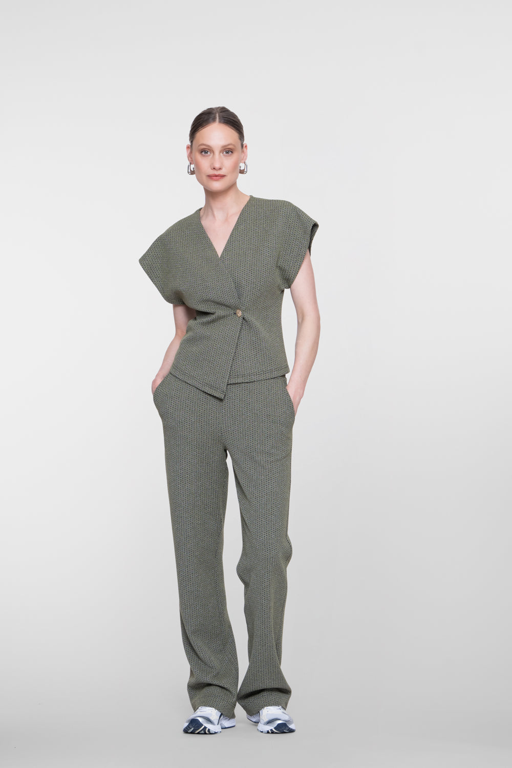 Geisha Top mit Wickeldetail und dezentem Lurexglanz