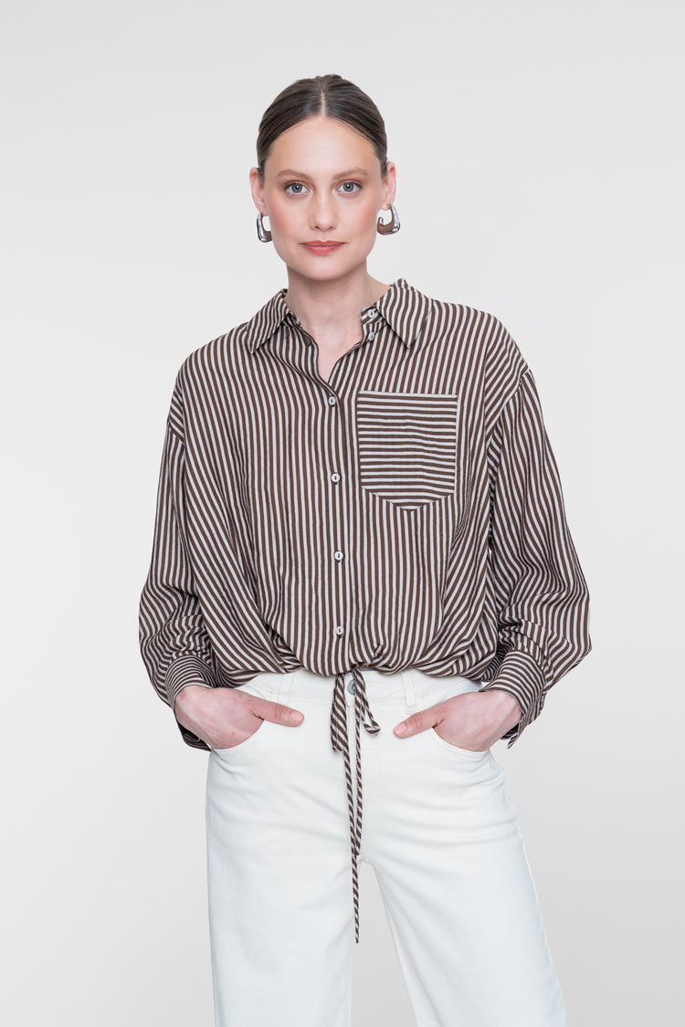 Geisha gestreifte Bluse mit Schleifendetail und Brusttasche