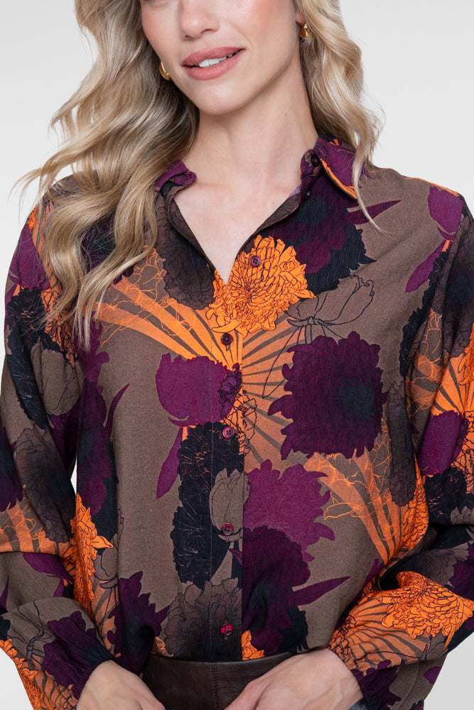 Geisha Bluse mit Blumenprint in warmen Herbsttönen