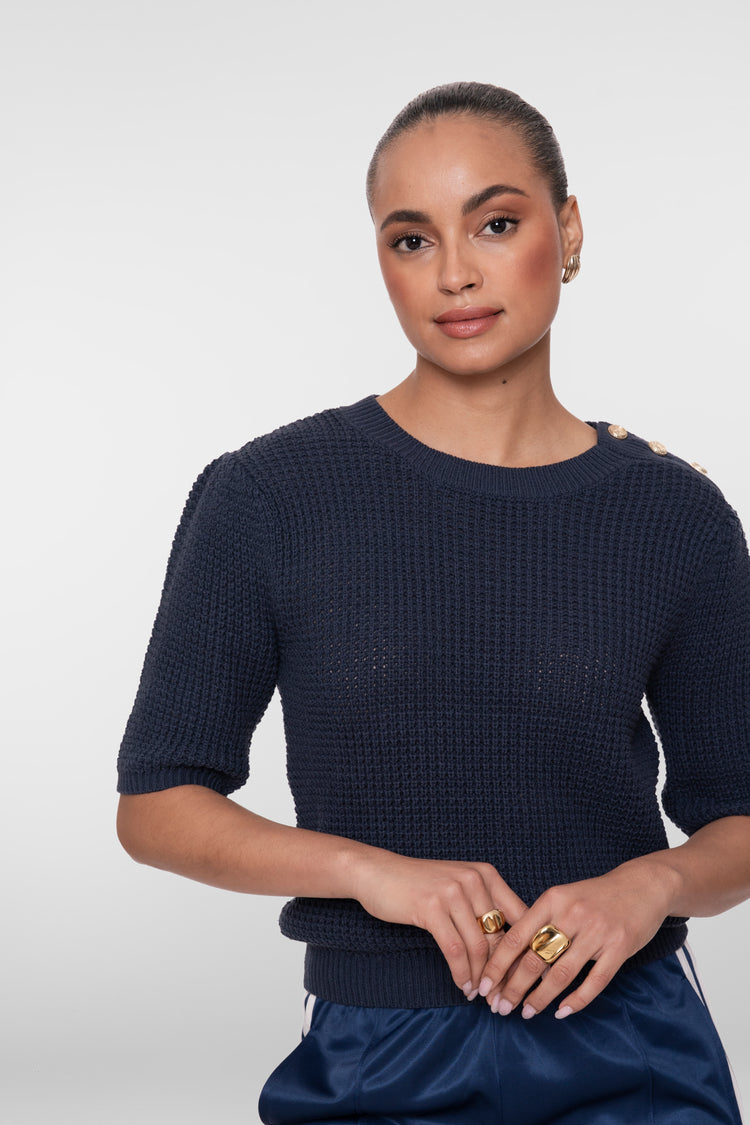 Geisha Stricktop mit goldfarbenen Knöpfen