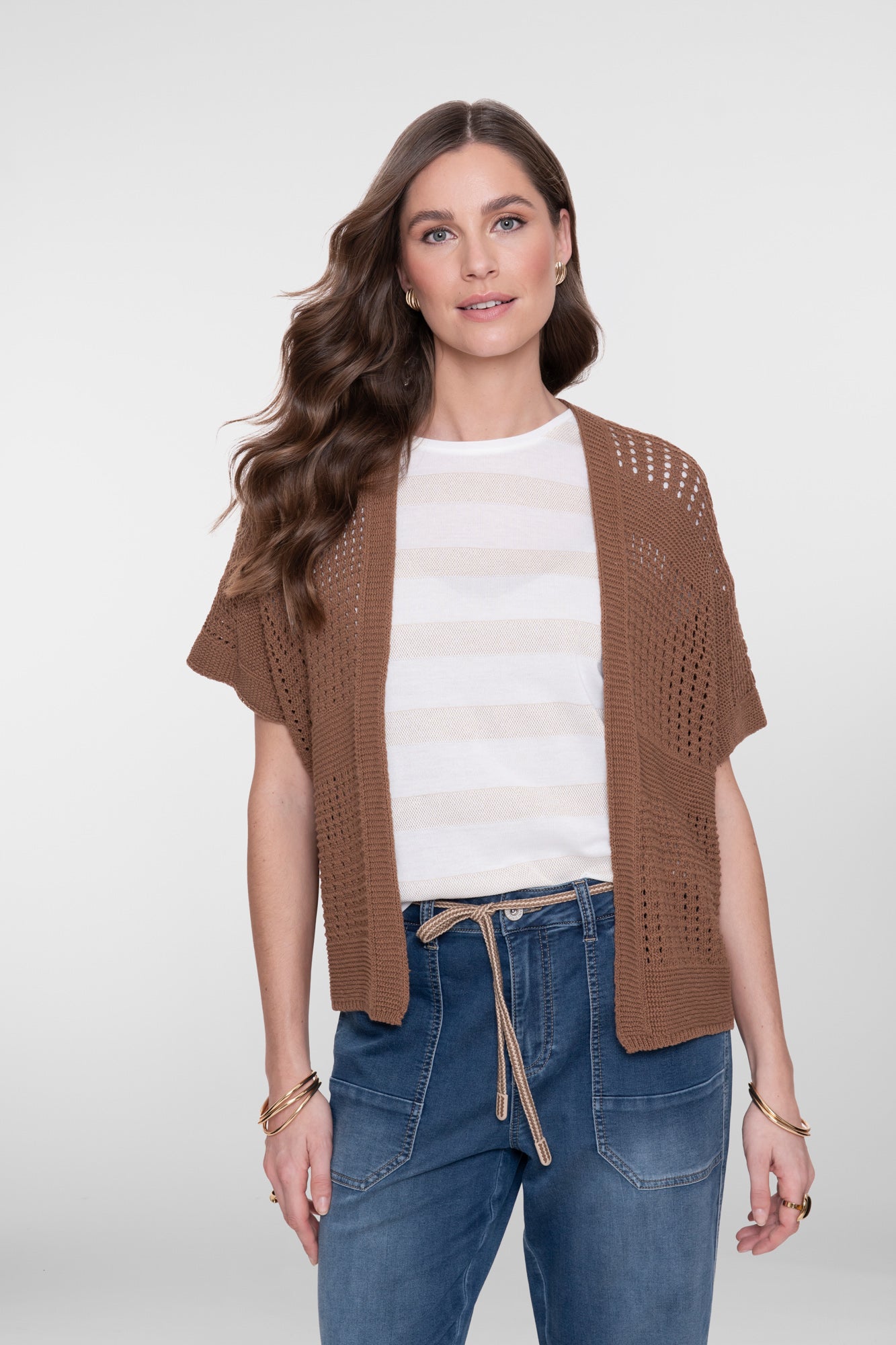 Geisha Strickjacke mit offenem Fall und kurzen Ärmeln