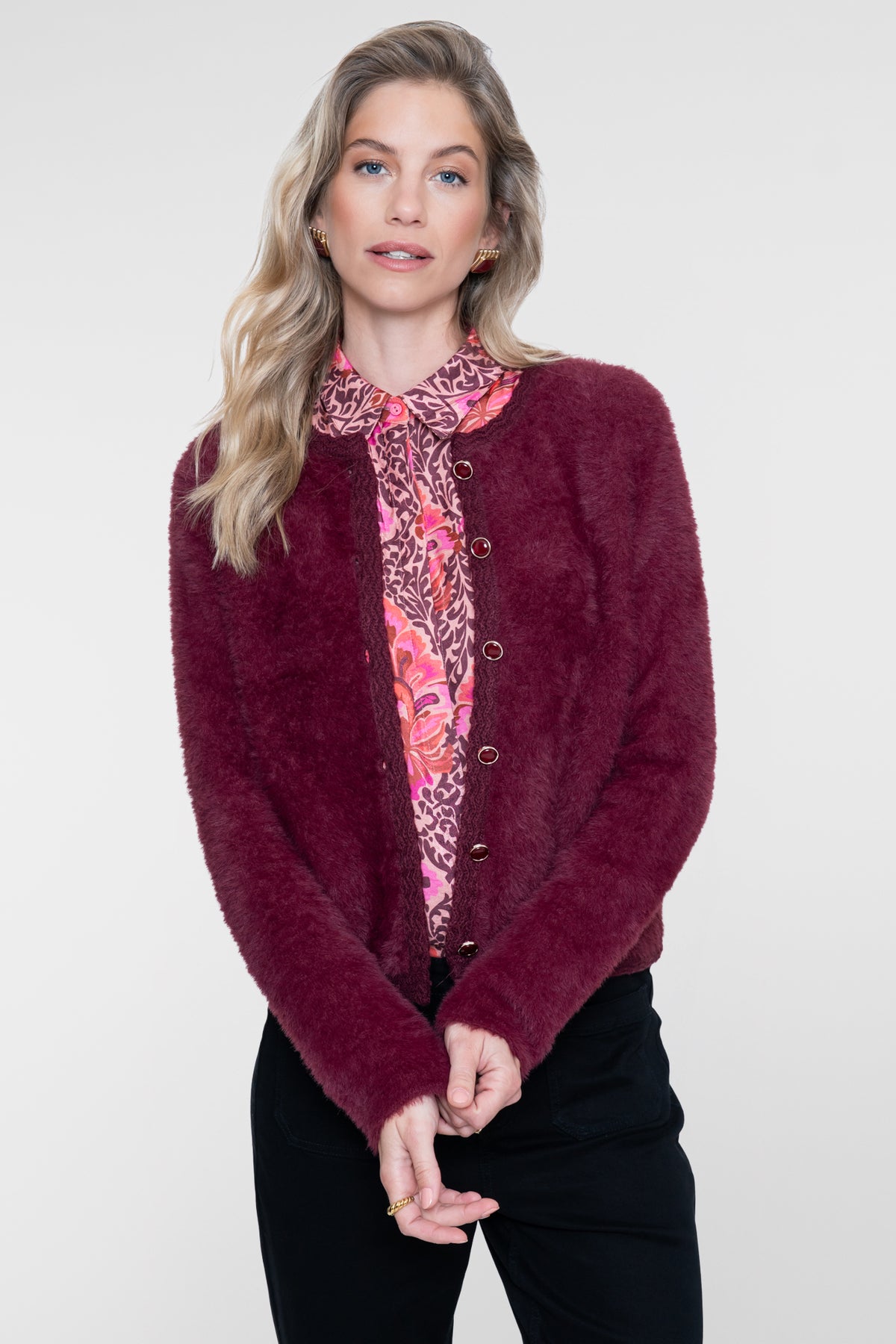 Geisha flauschige Strickjacke mit Zierknöpfen