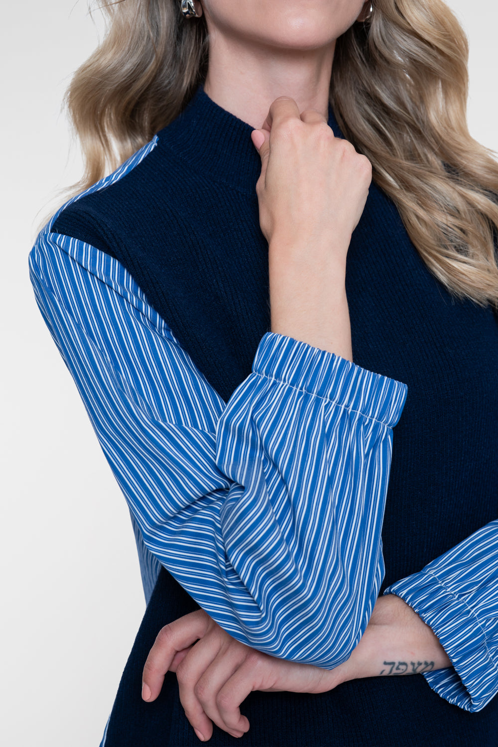 Geisha Strickpullover mit gestreiften Ärmeln und modernem Twist
