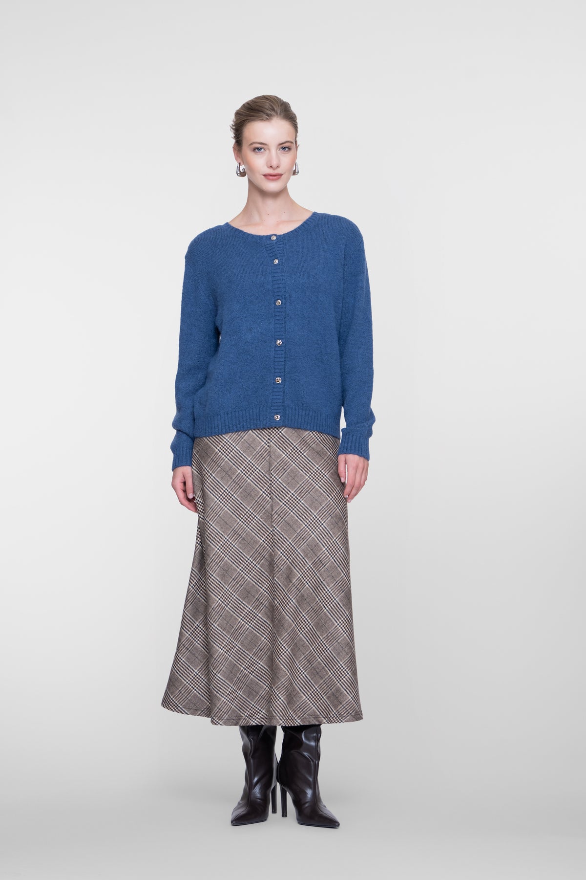 Geisha Damen Strickjacke mit Rundhalsausschnitt und Zierknöpfen
