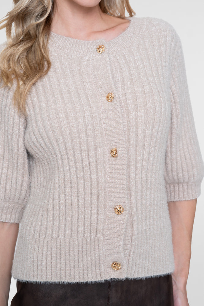 Geisha gestrickte Damenstrickjacke mit goldenen Knöpfen und Puffärmeln