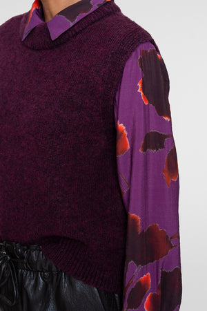 Geisha gestrickter Damenpullunder in Pflaume mit weitem Ausschnitt