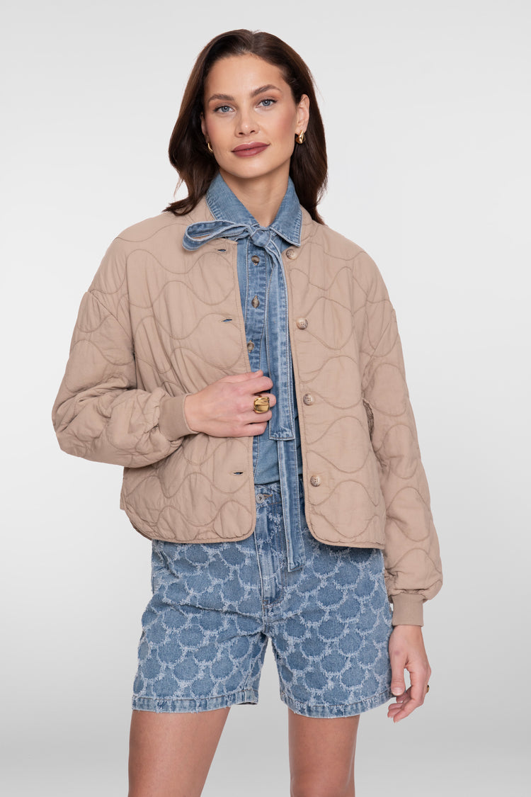 Geisha gesteppte Jacke mit Wellenmuster