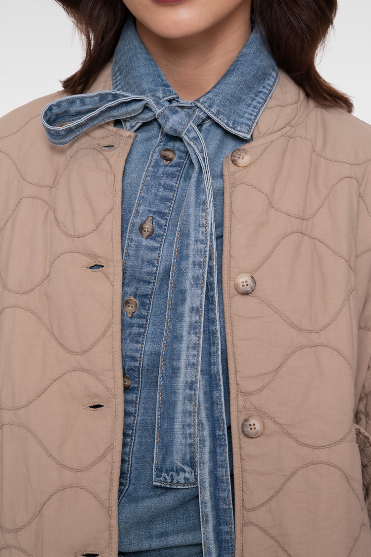 Geisha gesteppte Jacke mit Wellenmuster