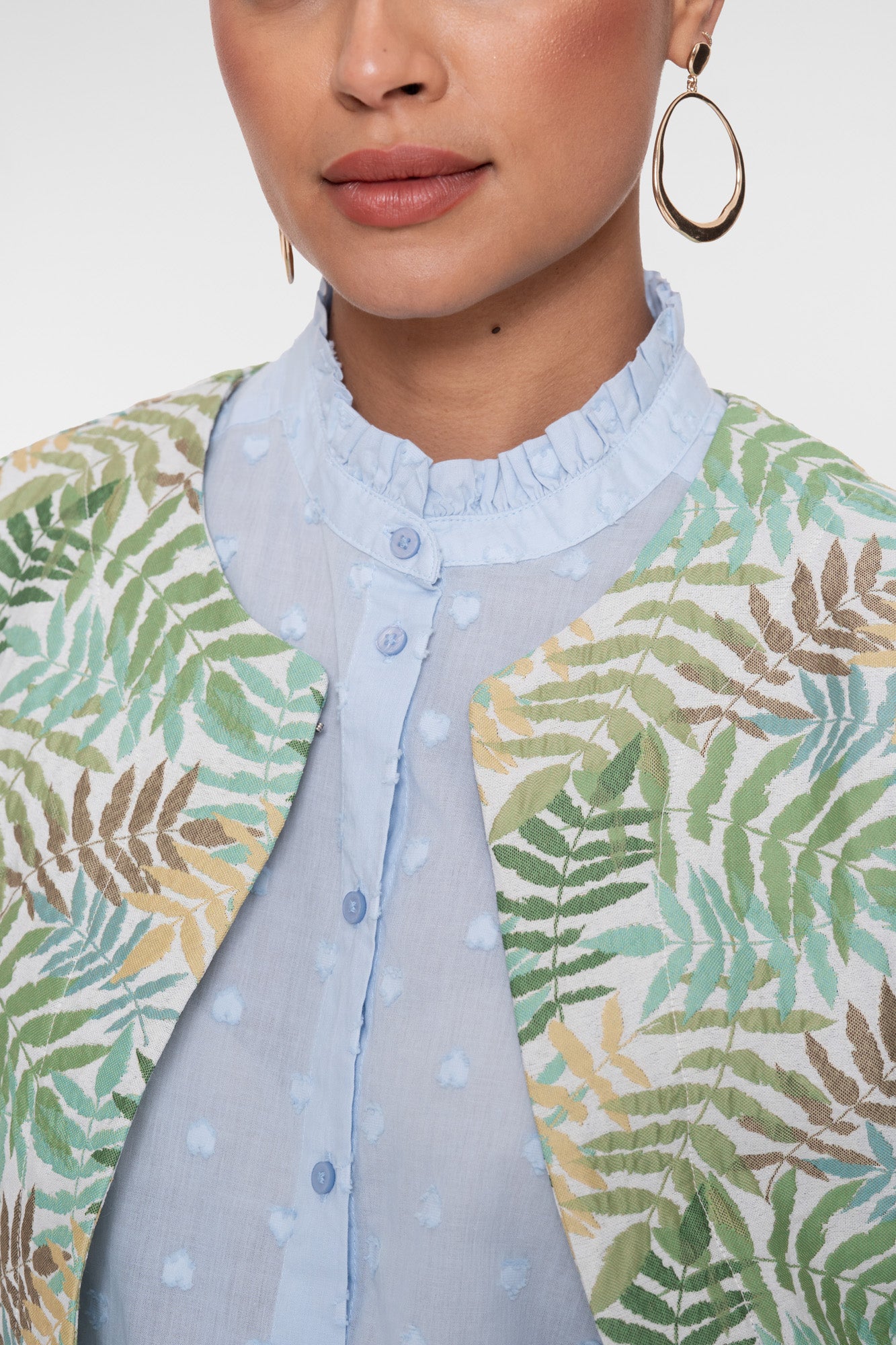 Geisha Bomberjacke mit Palmenblätter-Print und moderner Ausstrahlung