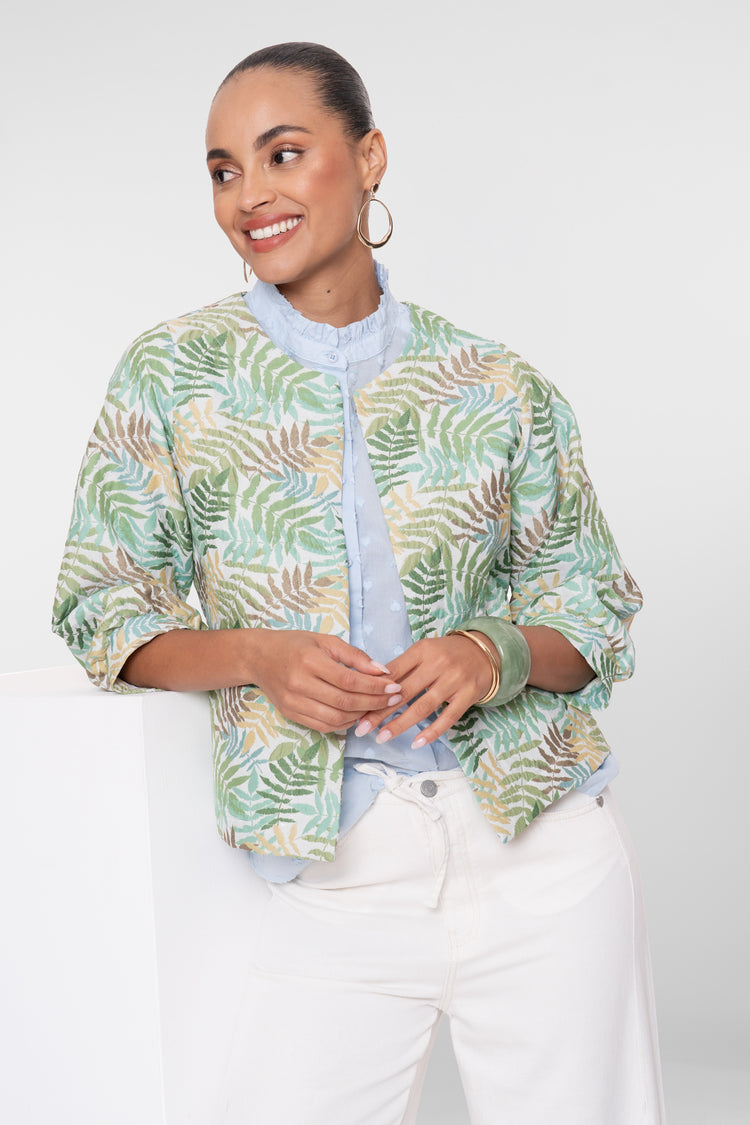 Geisha Bomberjacke mit Palmenblätter-Print und moderner Ausstrahlung