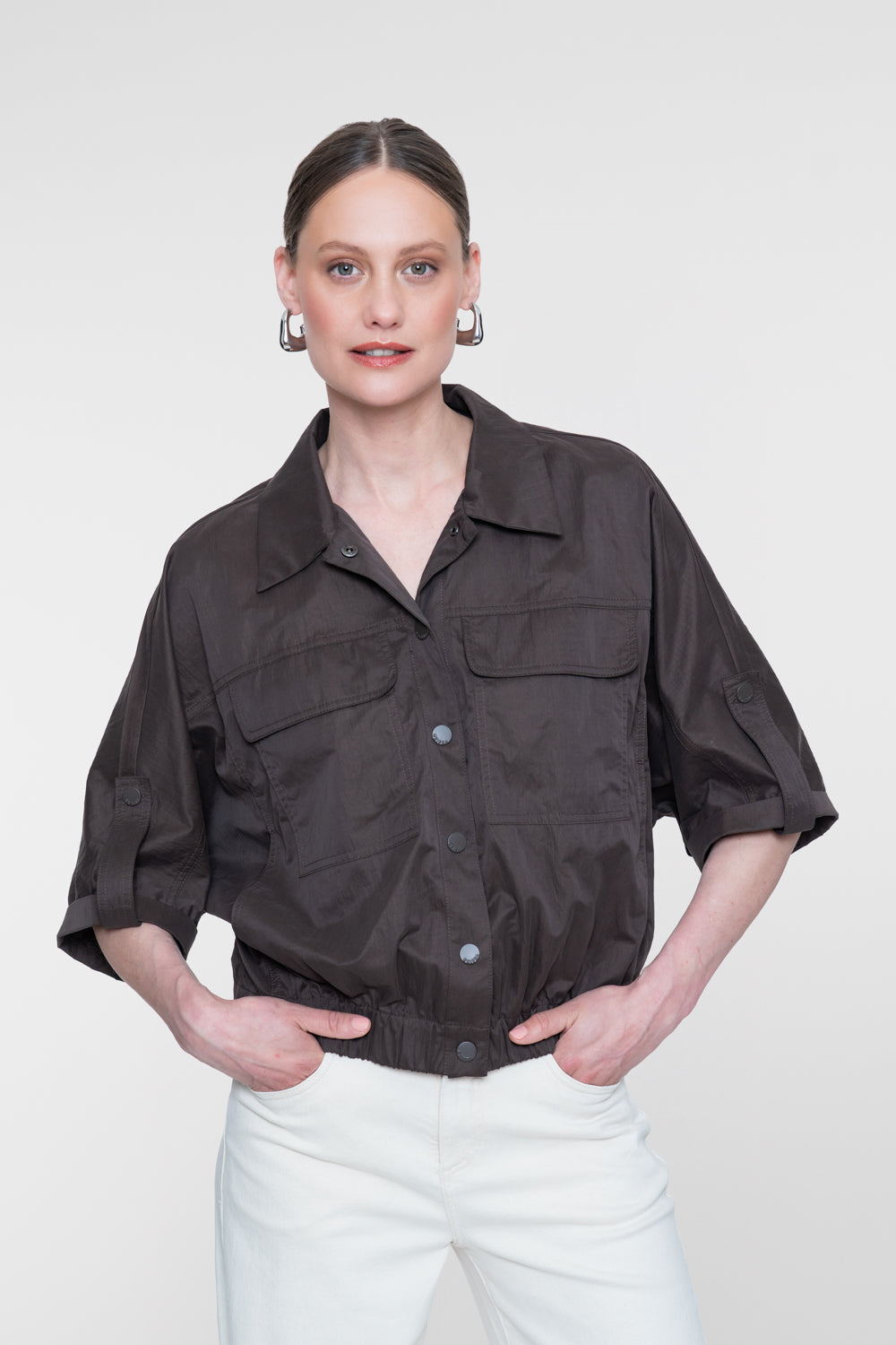 Geisha kurze Jacke mit Utility-Details und lockerer Passform