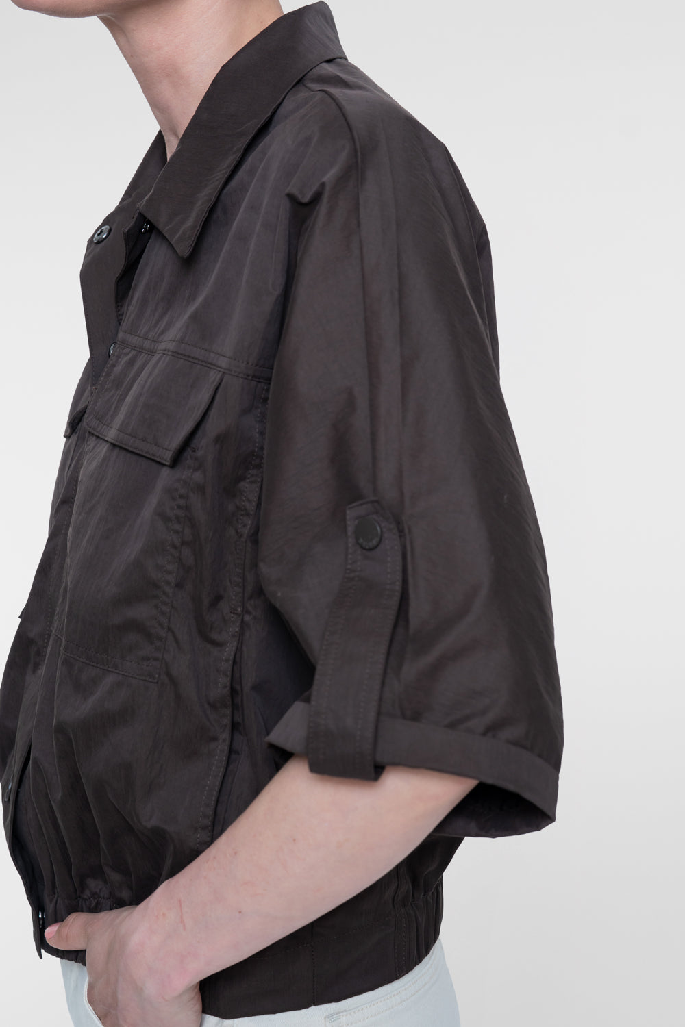 Geisha kurze Jacke mit Utility-Details und lockerer Passform