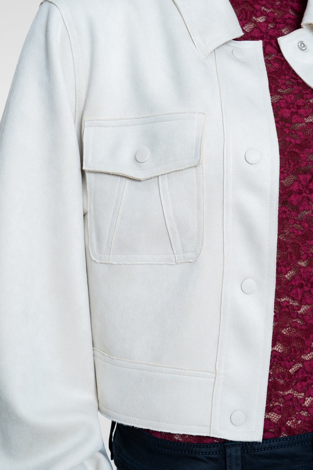 Geisha kurze Jacke in Veloursleder-Optik mit Druckknopfverschluss